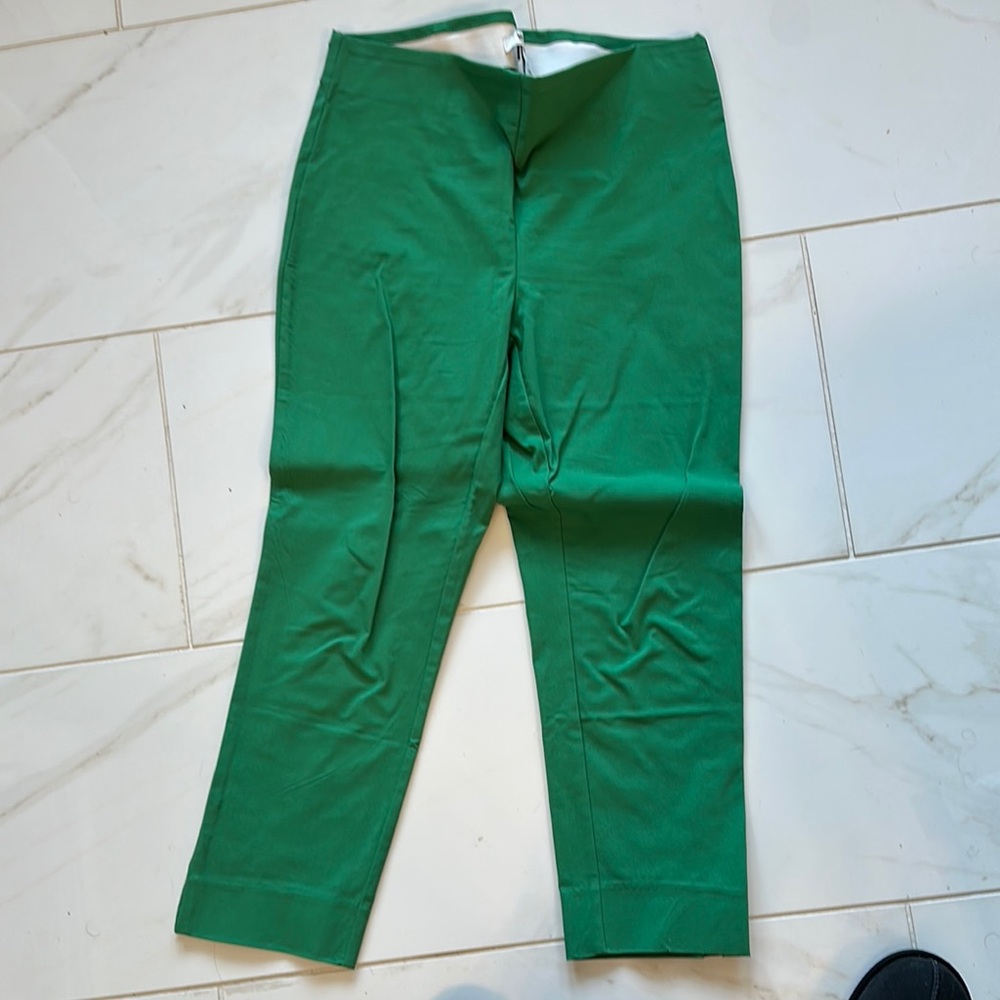 Green Cropped Pants
